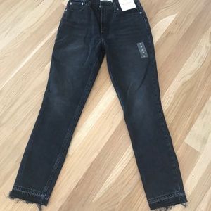 SKINNY HIGH RISE BLACK JEANS
